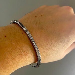 PANDORA Pearlescent Radiant Hearts of PANDORA Sterling Silver Bangle